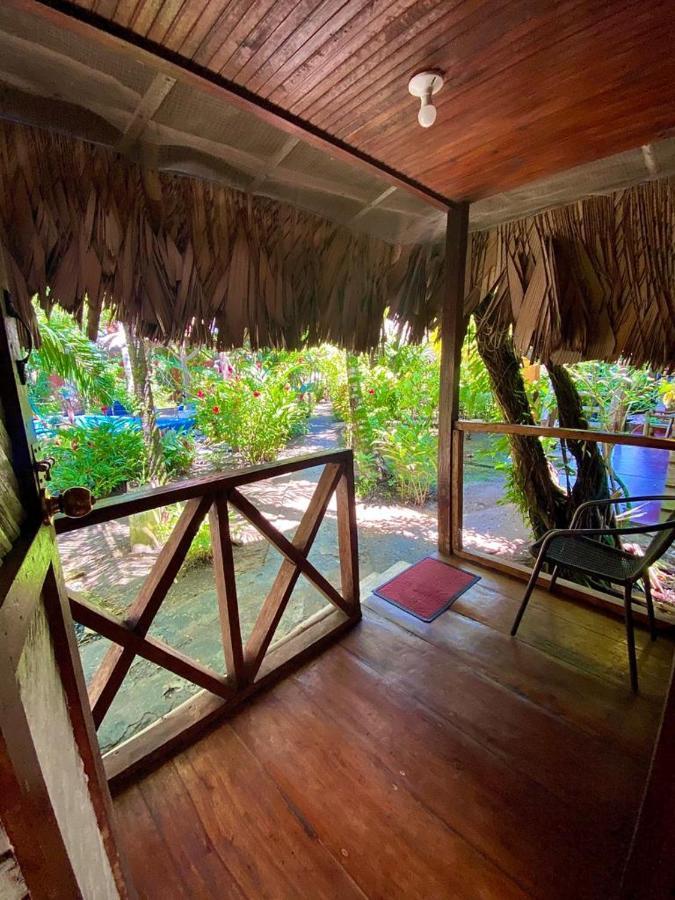 Casa De La Iguana Hostel Livingston Exterior photo