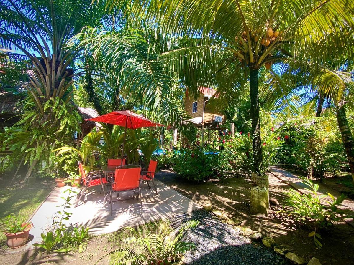Casa De La Iguana Hostel Livingston Exterior photo